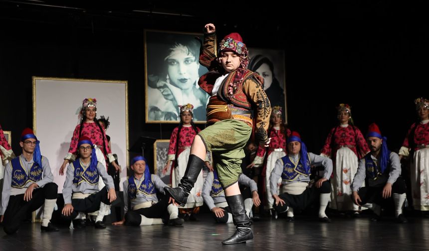 Cumhuriyet Coşkusu Sanatla Sahneye Taşındı