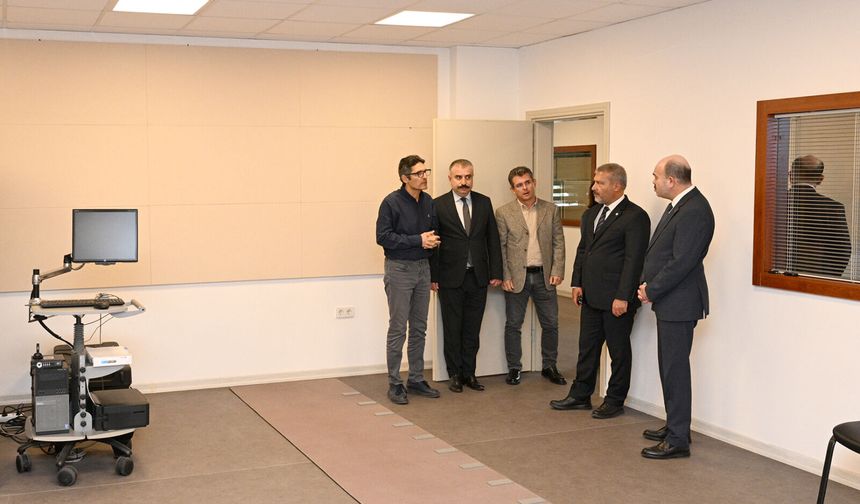 Aile ve Sosyal Hizmetler Bakan Yardımcısı Çalışkan’dan Anadolu Üniversitesine Ziyaret