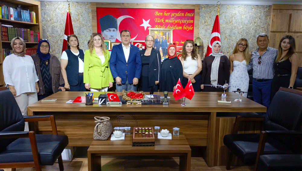 MHP Eskişehir’de yeni üyelere rozetleri takdim edildi