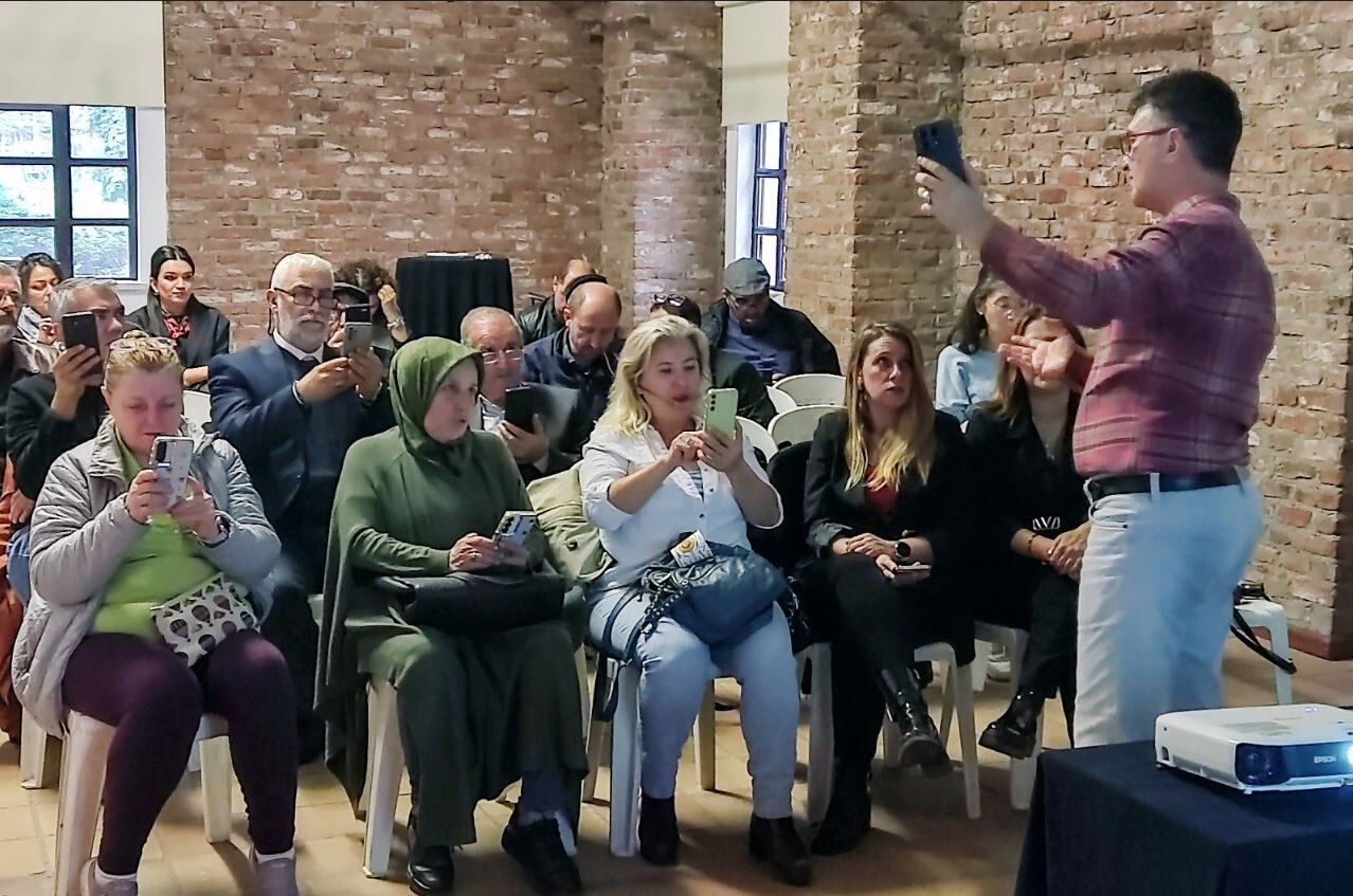 Tepebaşılı Muhtarlar Mahallelerini Kendi Gözlerinden Anlatacak