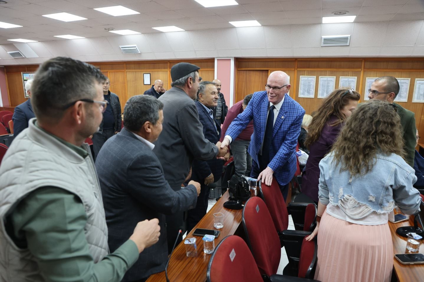 Başkan Kurt mahalle muhtarlarıyla bir araya geldi