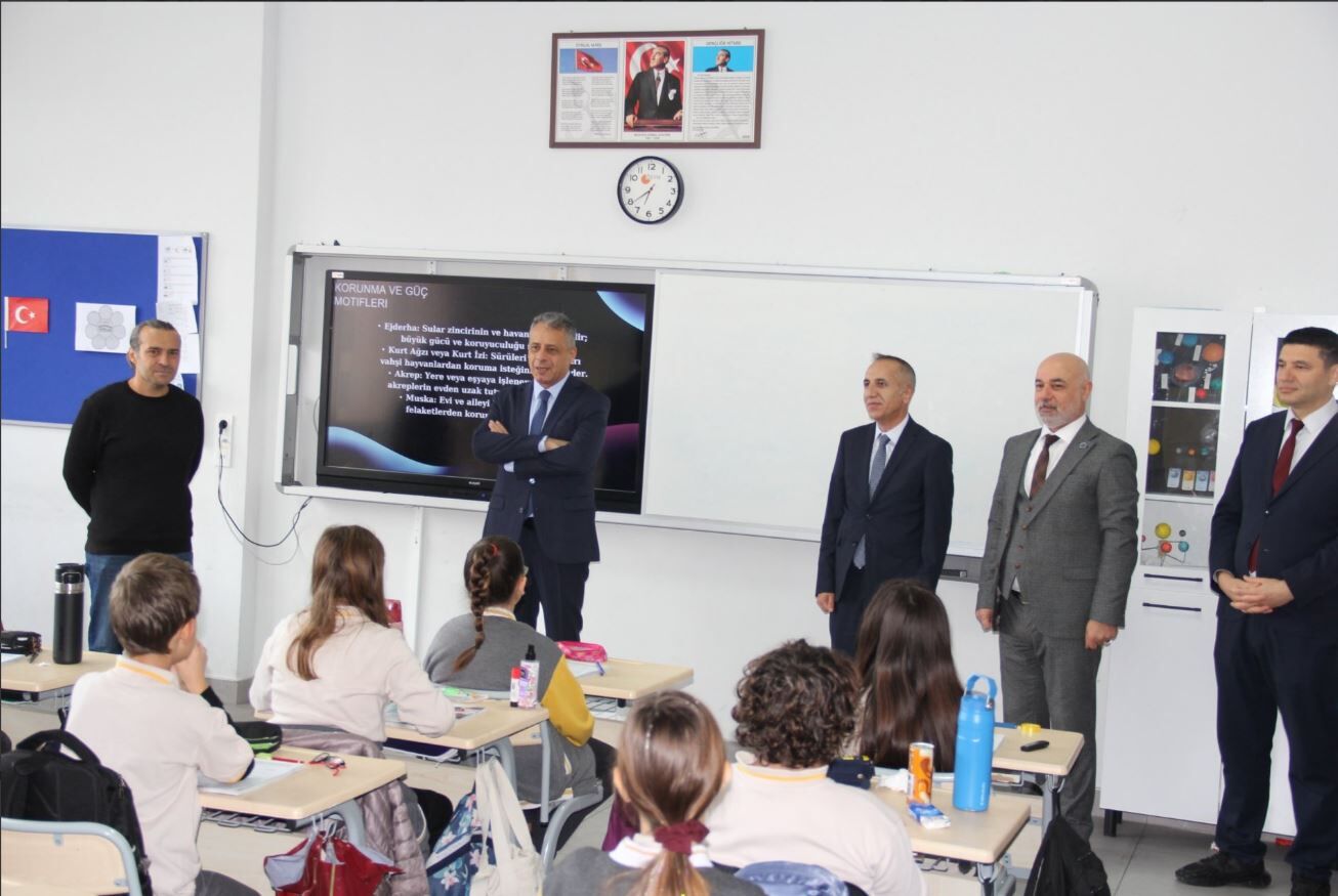 Kaymakam Şahin'den Hacı Hatice Ongurlar Ortaokuluna Ziyaret