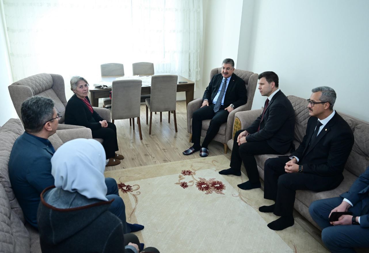Vali Yılmaz Hane Ziyaretlerini Sürdürüyor